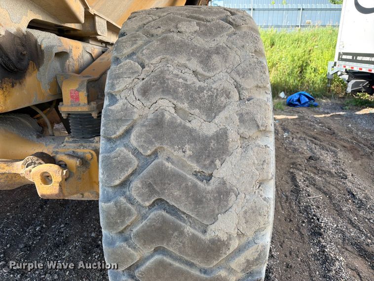 image for item YA4163 2005 Caterpillar 735 articulated haul truck