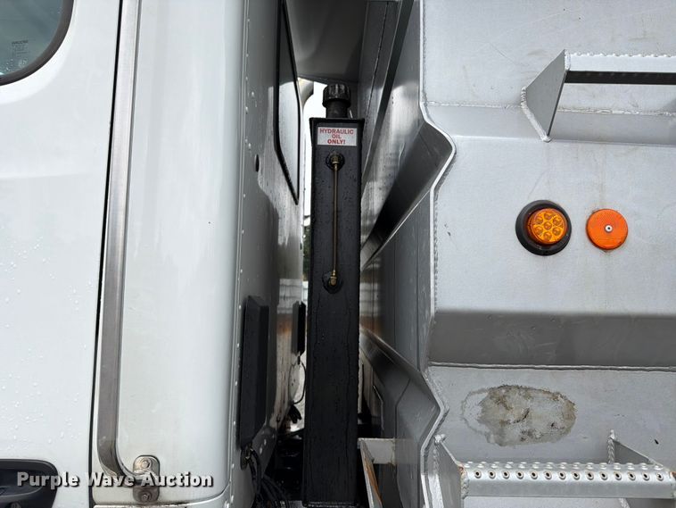 image for item YA4164 2025 Peterbilt 567 dump truck