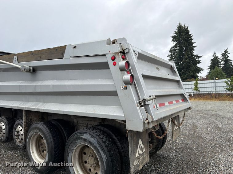 image for item YA4164 2025 Peterbilt 567 dump truck