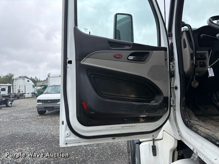 image for item YA4164 2025 Peterbilt 567 dump truck