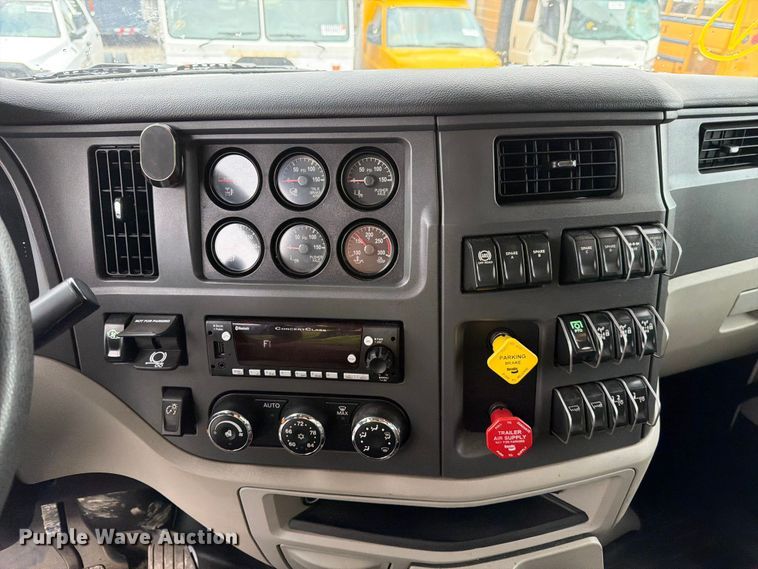 image for item YA4164 2025 Peterbilt 567 dump truck