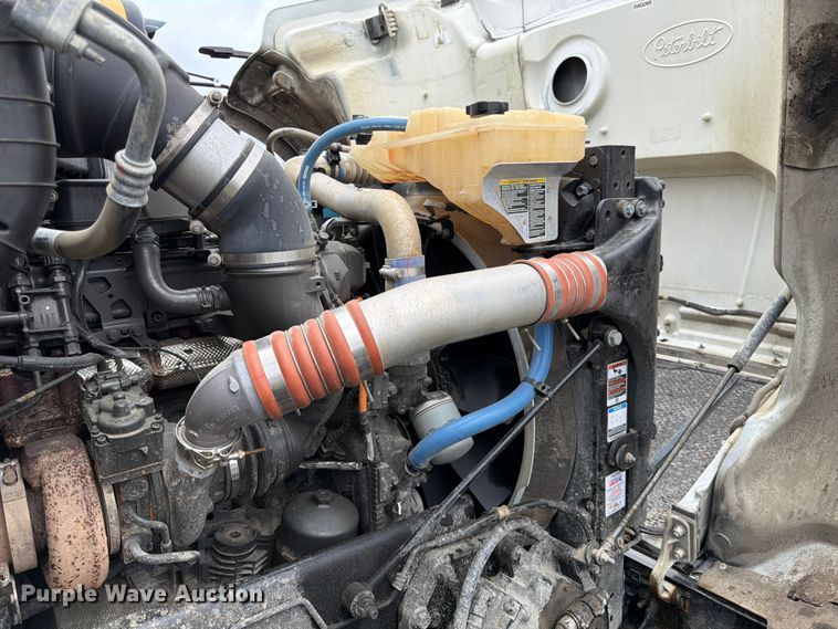 image for item YA4164 2025 Peterbilt 567 dump truck