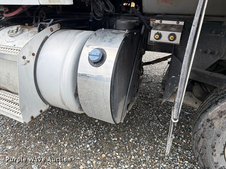 image for item YA4164 2025 Peterbilt 567 dump truck