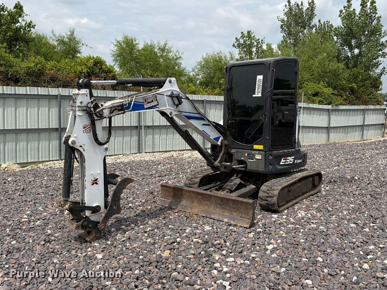 image for item YA4245 2019 Bobcat E35i mini excavator