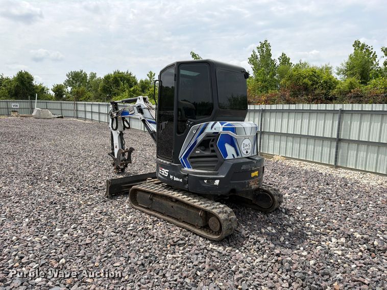 image for item YA4245 2019 Bobcat E35i mini excavator