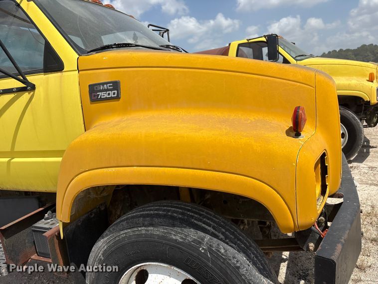 image for item YA4277 1997 GMC C7 water truck