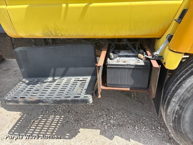 image for item YA4277 1997 GMC C7 water truck