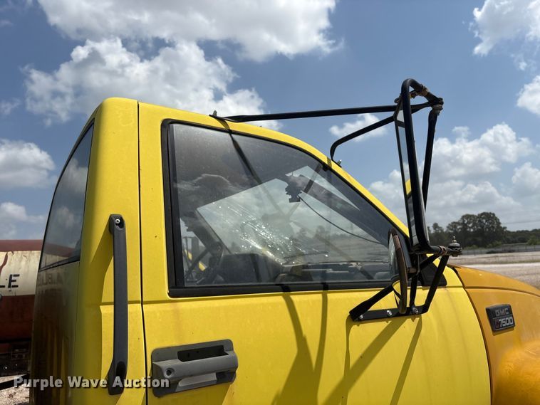 image for item YA4277 1997 GMC C7 water truck