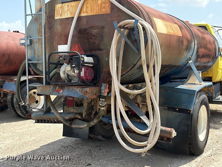 image for item YA4277 1997 GMC C7 water truck