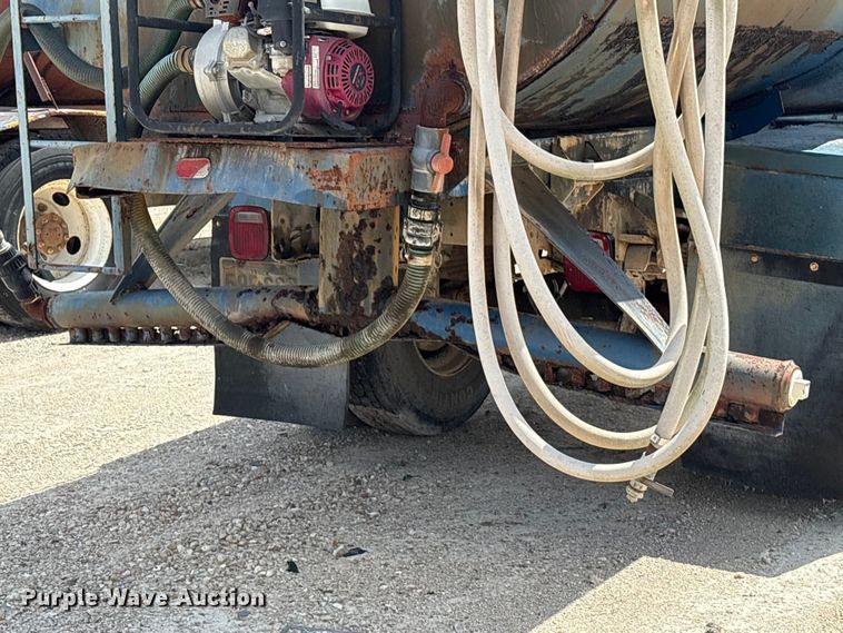 image for item YA4277 1997 GMC C7 water truck