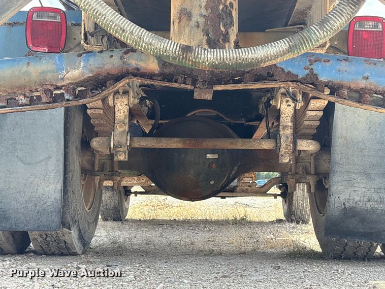 image for item YA4277 1997 GMC C7 water truck