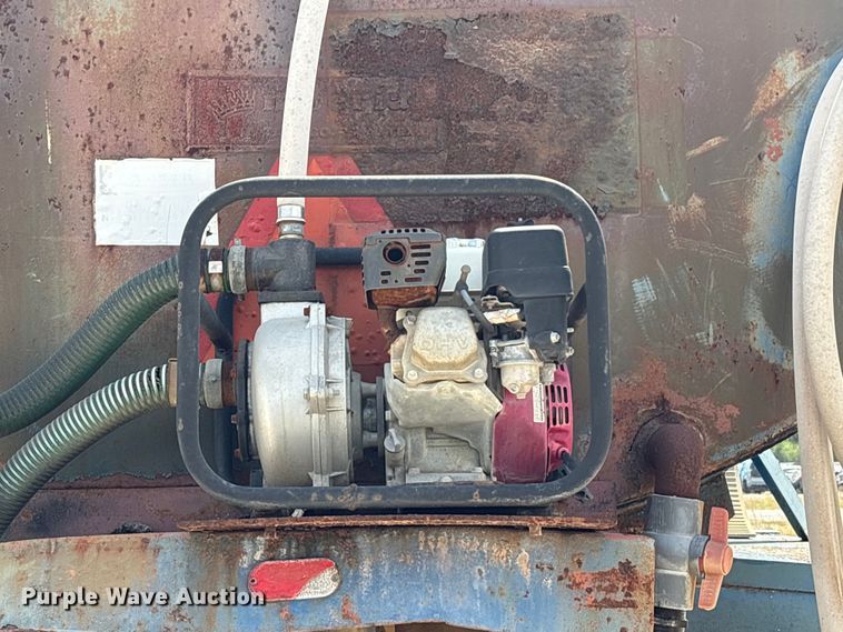 image for item YA4277 1997 GMC C7 water truck