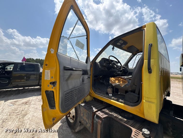 image for item YA4277 1997 GMC C7 water truck