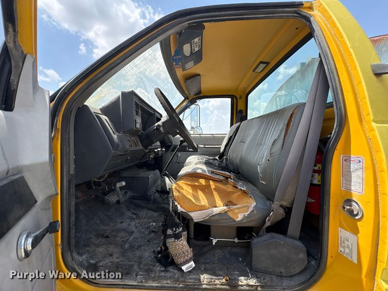 image for item YA4277 1997 GMC C7 water truck