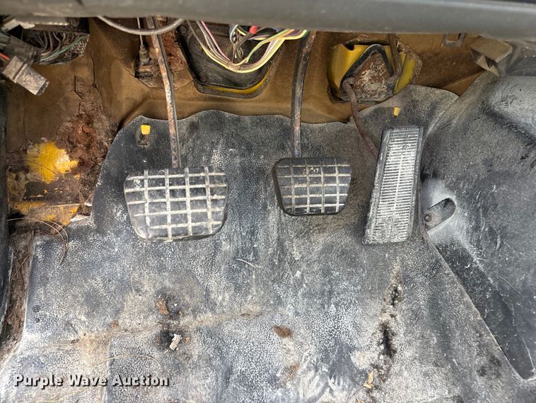 image for item YA4277 1997 GMC C7 water truck