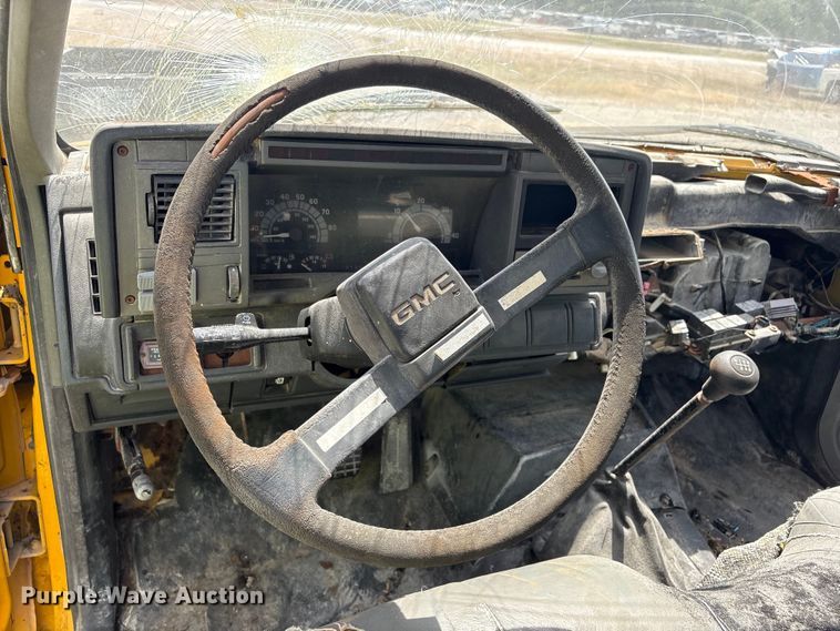 image for item YA4277 1997 GMC C7 water truck