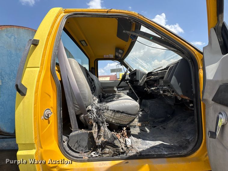 image for item YA4277 1997 GMC C7 water truck