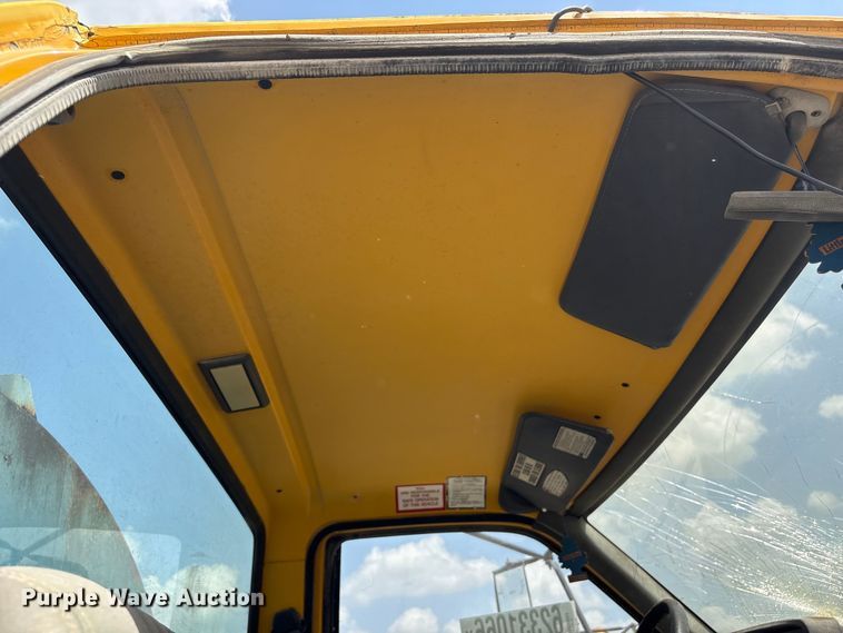 image for item YA4277 1997 GMC C7 water truck