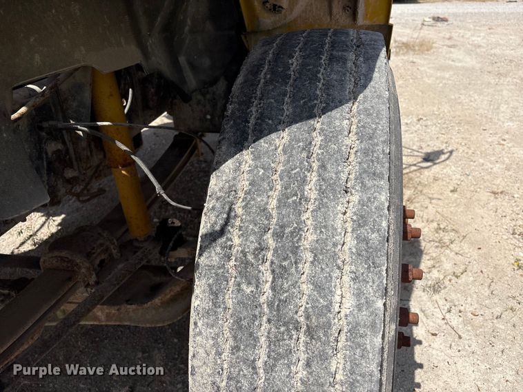 image for item YA4277 1997 GMC C7 water truck