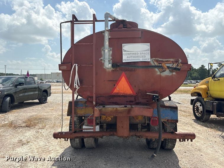 image for item YA4278 1997 GMC C7 water truck