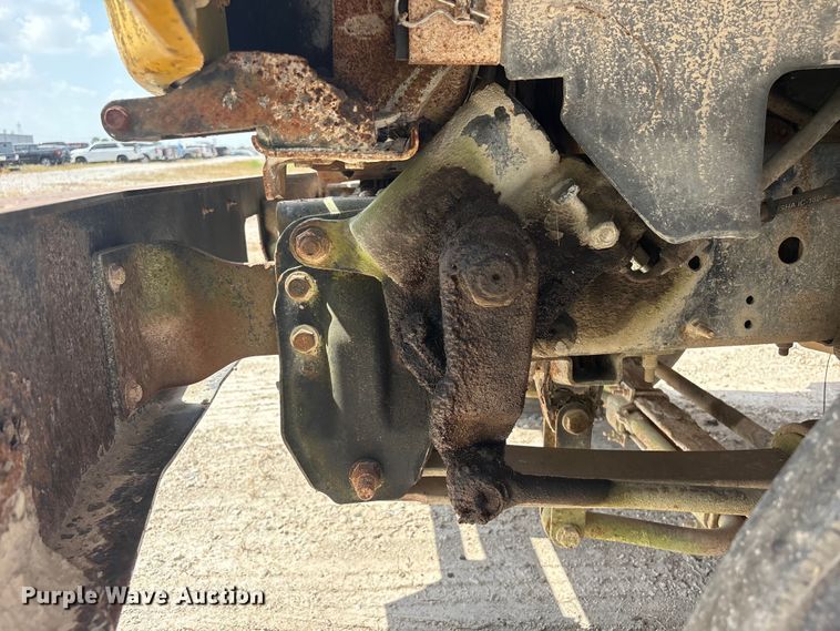 image for item YA4278 1997 GMC C7 water truck