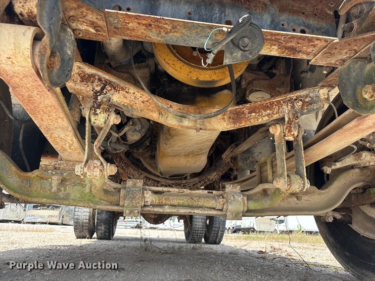 image for item YA4278 1997 GMC C7 water truck