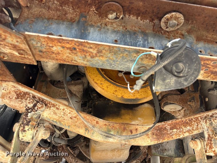 image for item YA4278 1997 GMC C7 water truck