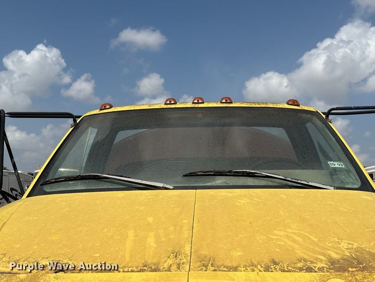 image for item YA4278 1997 GMC C7 water truck