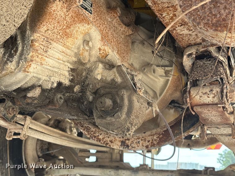 image for item YA4278 1997 GMC C7 water truck