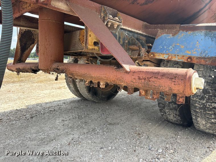 image for item YA4278 1997 GMC C7 water truck