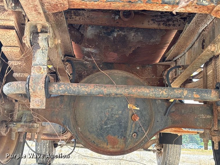 image for item YA4278 1997 GMC C7 water truck