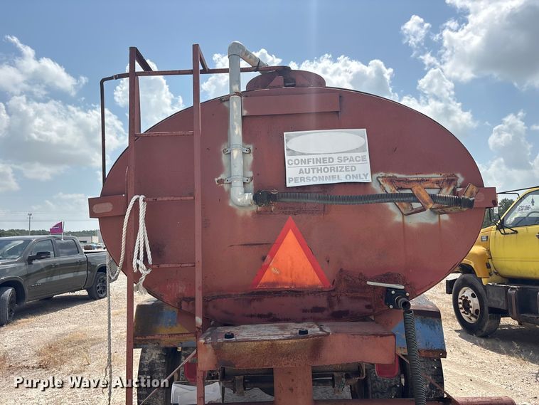 image for item YA4278 1997 GMC C7 water truck
