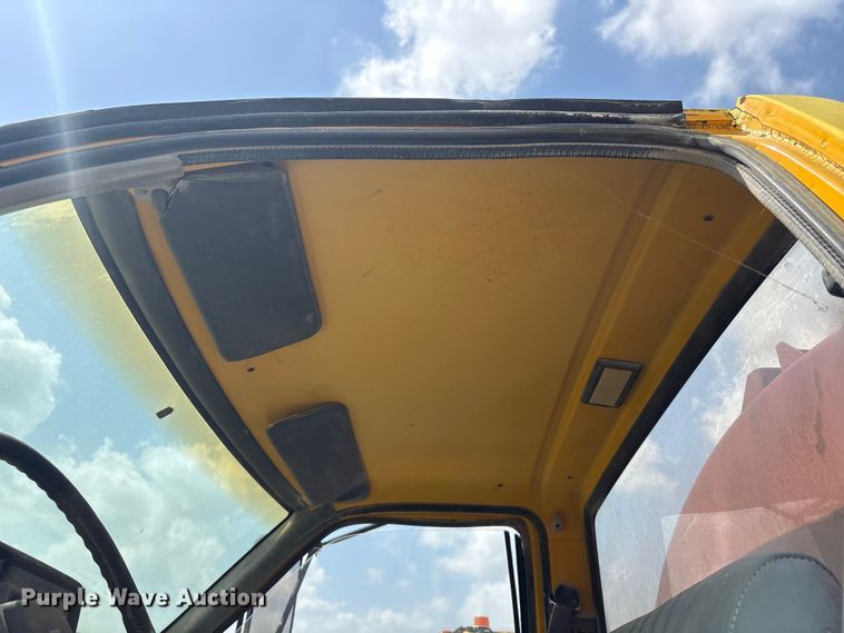 image for item YA4278 1997 GMC C7 water truck