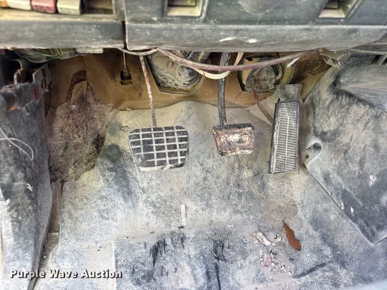 image for item YA4278 1997 GMC C7 water truck