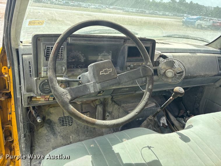image for item YA4278 1997 GMC C7 water truck