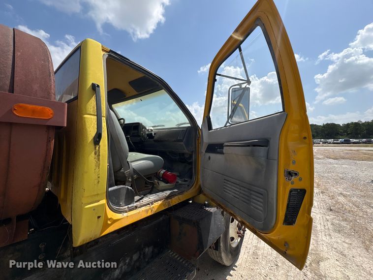 image for item YA4278 1997 GMC C7 water truck