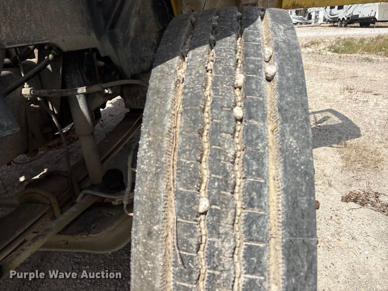 image for item YA4278 1997 GMC C7 water truck