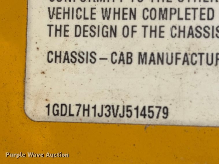 image for item YA4278 1997 GMC C7 water truck