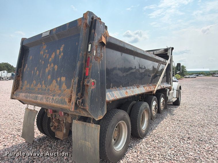 image for item YA4287 2018 Peterbilt 567 dump truck