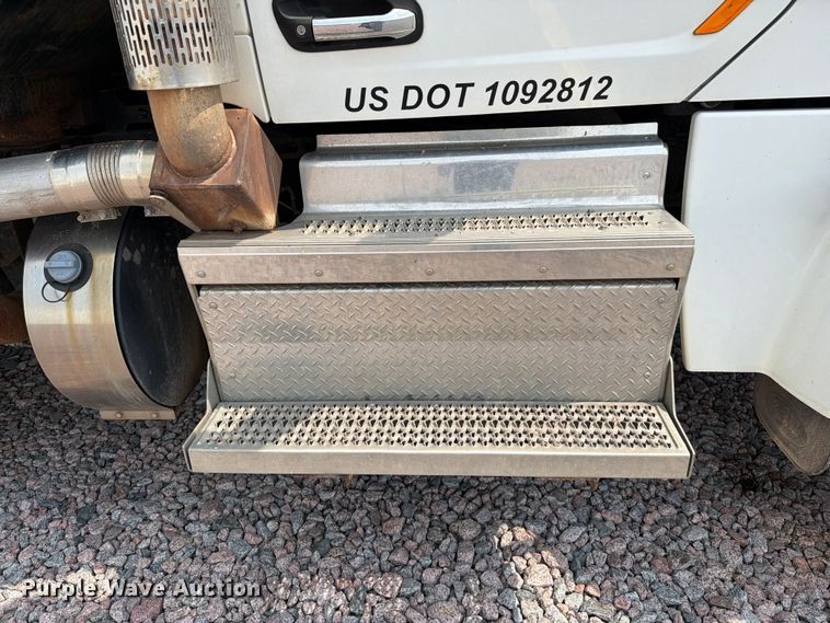 image for item YA4287 2018 Peterbilt 567 dump truck