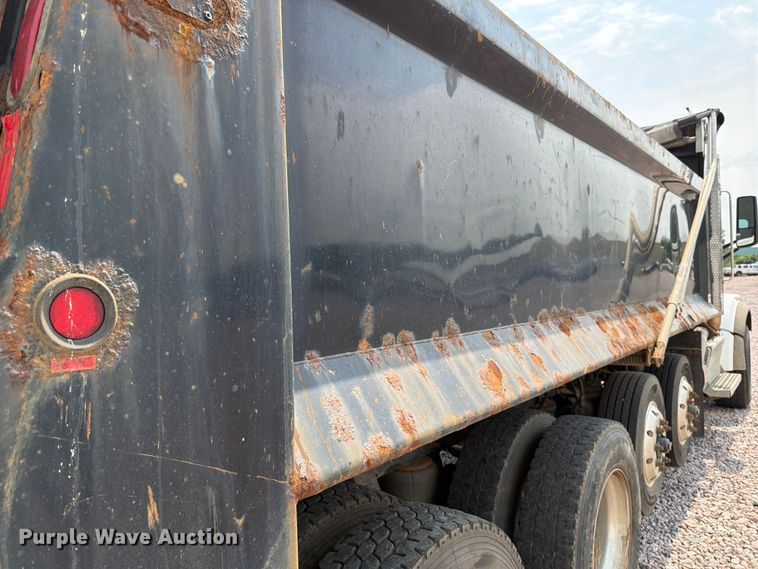 image for item YA4287 2018 Peterbilt 567 dump truck