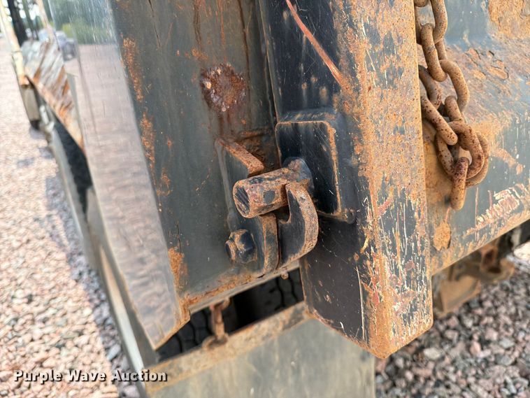 image for item YA4287 2018 Peterbilt 567 dump truck