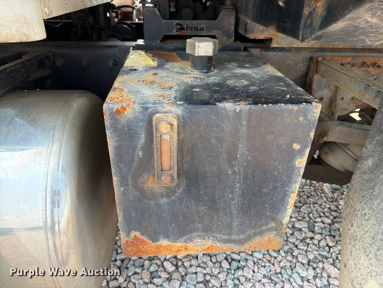image for item YA4287 2018 Peterbilt 567 dump truck