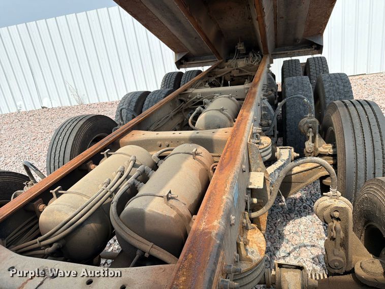 image for item YA4287 2018 Peterbilt 567 dump truck