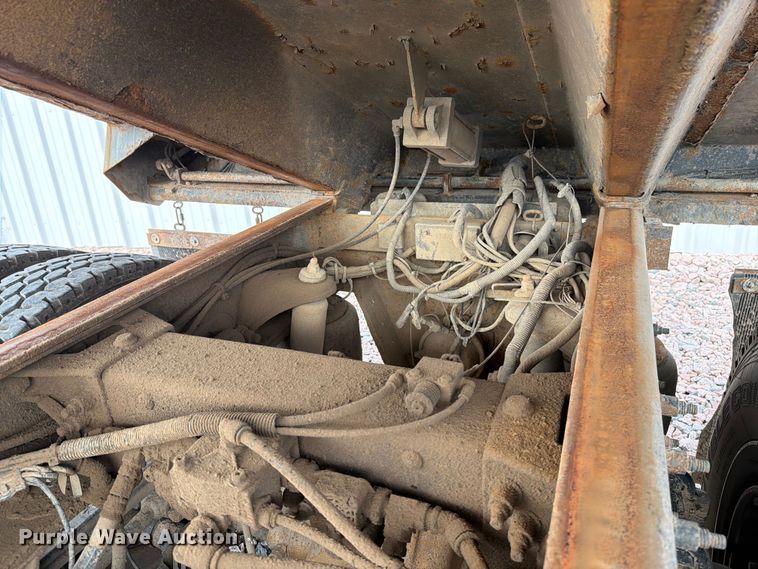 image for item YA4287 2018 Peterbilt 567 dump truck