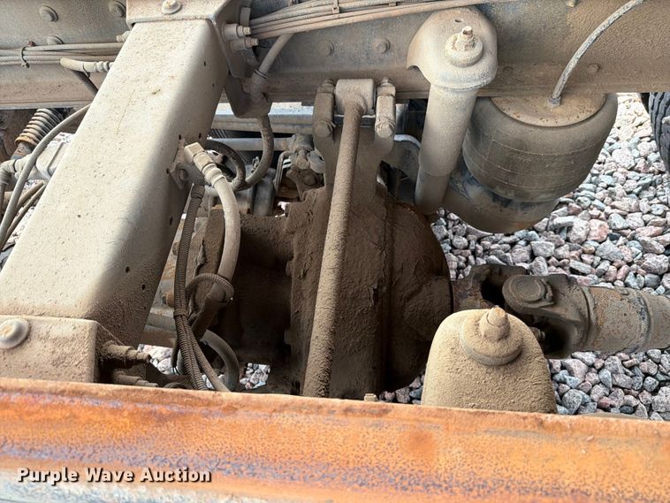 image for item YA4287 2018 Peterbilt 567 dump truck