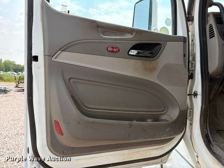 image for item YA4287 2018 Peterbilt 567 dump truck