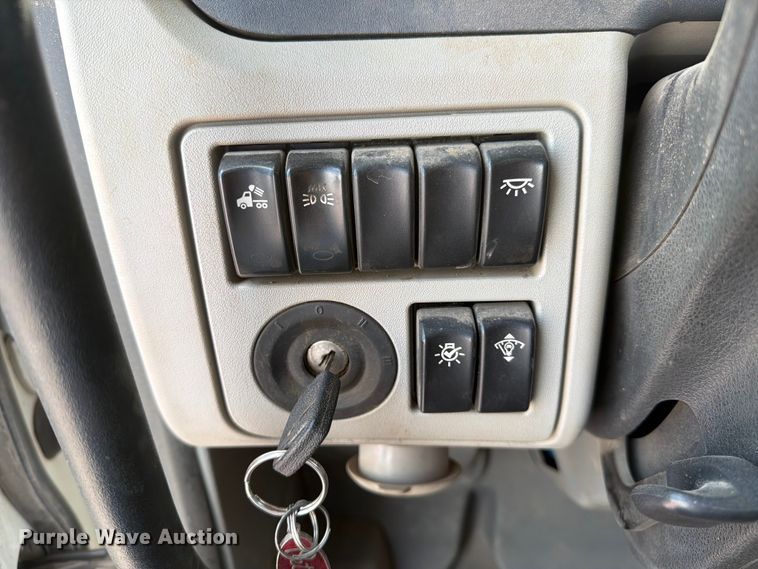 image for item YA4287 2018 Peterbilt 567 dump truck