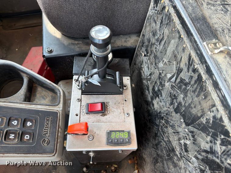 image for item YA4287 2018 Peterbilt 567 dump truck