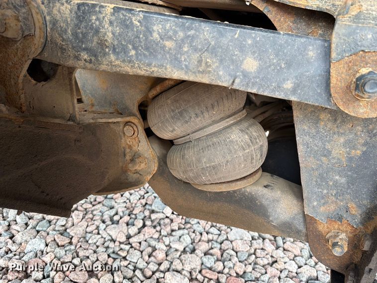 image for item YA4287 2018 Peterbilt 567 dump truck